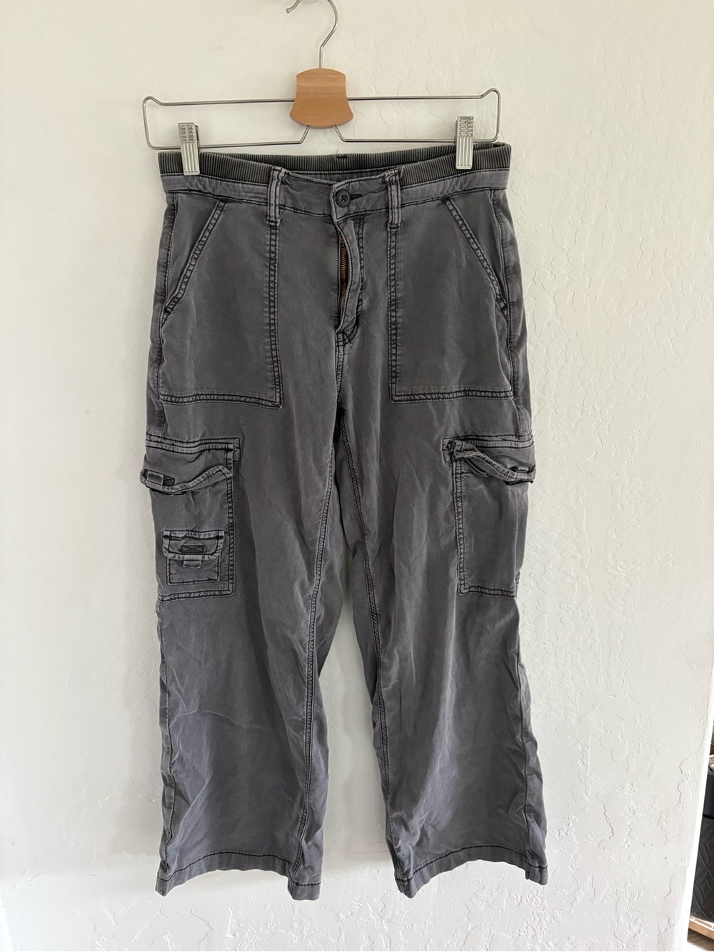 American Eagle Baggy Grey Cargo Pants